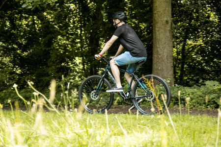 Pánské kolo Huffy Carom Gravel 27,5", Shimano TY-300, matná černá